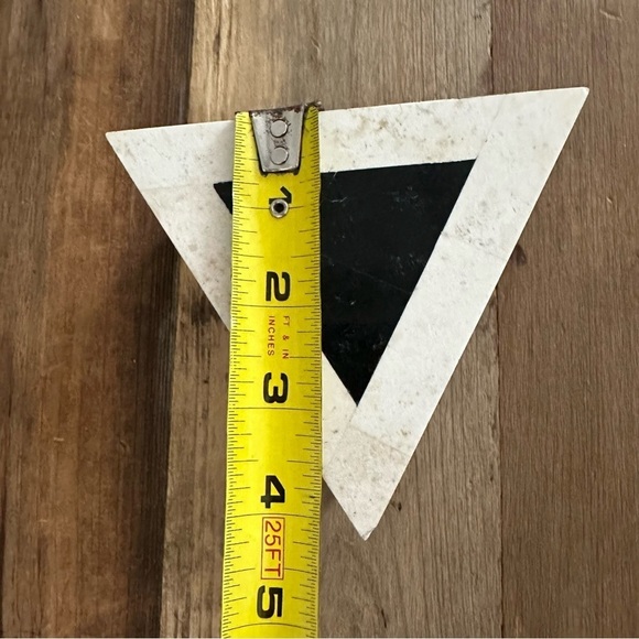 Friends & Co Marble Triangular Shaped Trinket Box Two Toned Made In Philippines - Picture 8 of 9